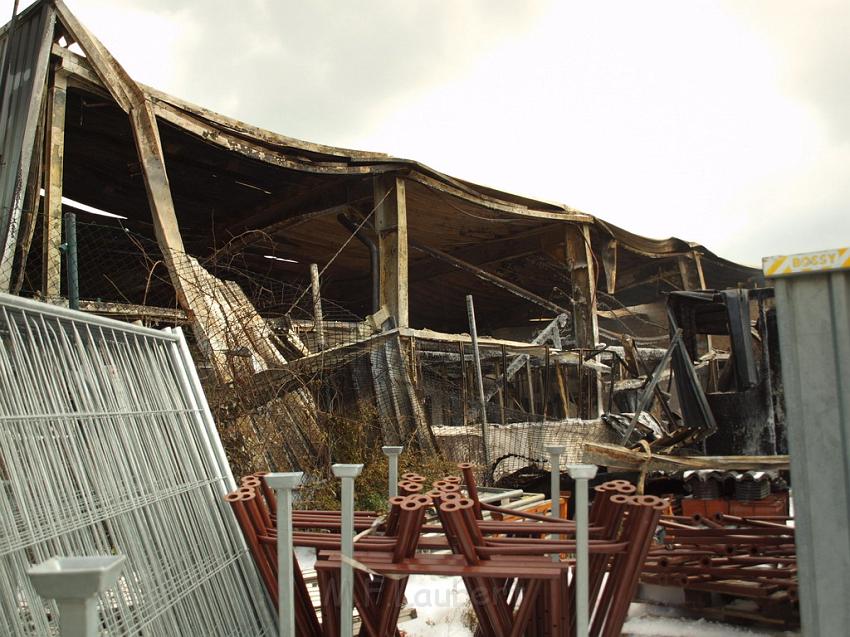 Feuer Halle Siegburg Gewerbegebiet Zange P242.JPG